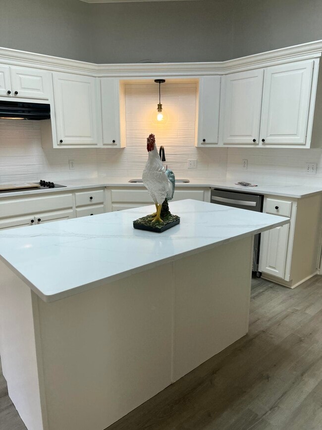 Building Photo - 6904 Freeport Ave