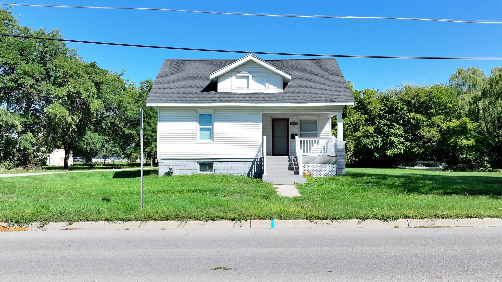 Building Photo - 2128 Fordney St