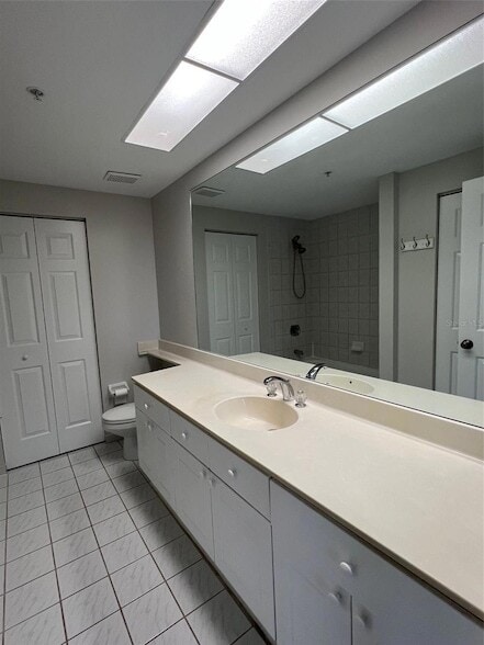 Building Photo - 670 Island Way