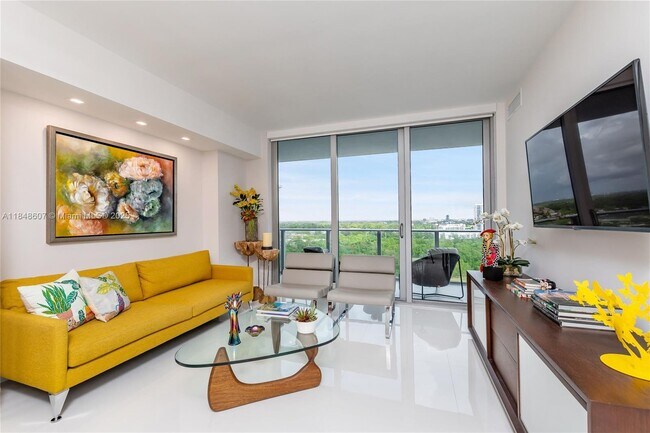 Building Photo - 16385 Biscayne Blvd