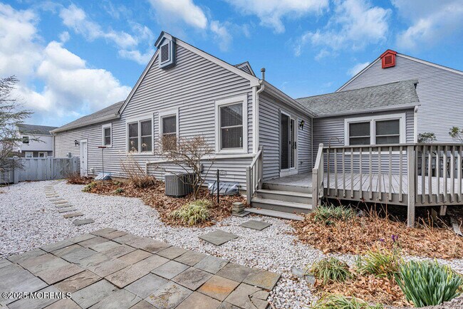 Building Photo - 30 Turnberry Cir