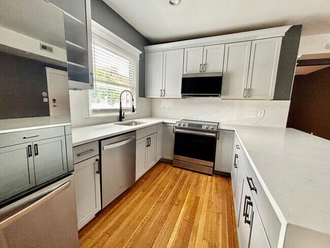 Building Photo - 3415 Locust St