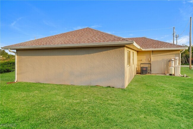 Building Photo - 3203 34th St SW