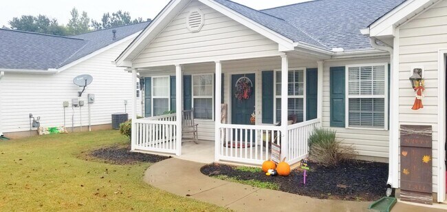 Building Photo - 103 Landing Ln