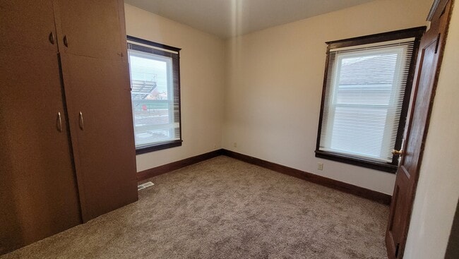 Building Photo - 812 Logan St