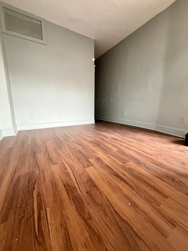 Building Photo - Stunning 1-Bedroom Home in the Heart of Collingdale! Available NOW!
