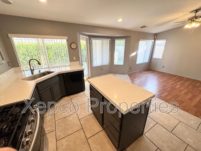 Building Photo - 82143 Pinyon Ave