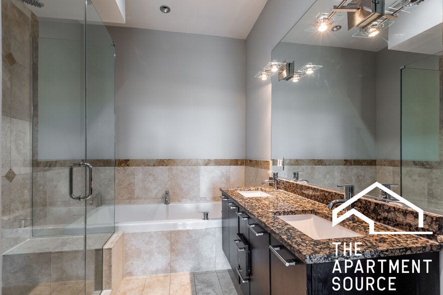 Building Photo - 2348 N Lister Ave