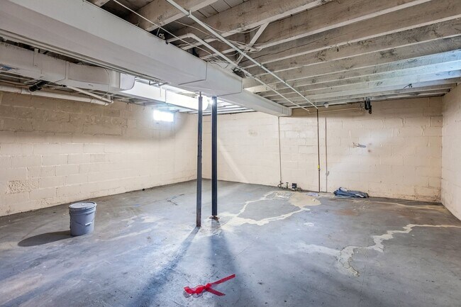 Building Photo - 3863 California St