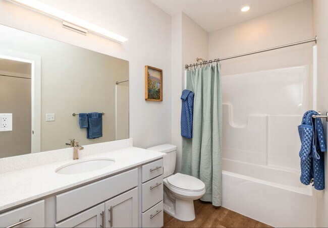 Building Photo - Vervain 1 Bedroom + Den A