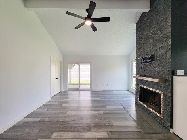 Building Photo - 13838 Walnut Hollow Ln