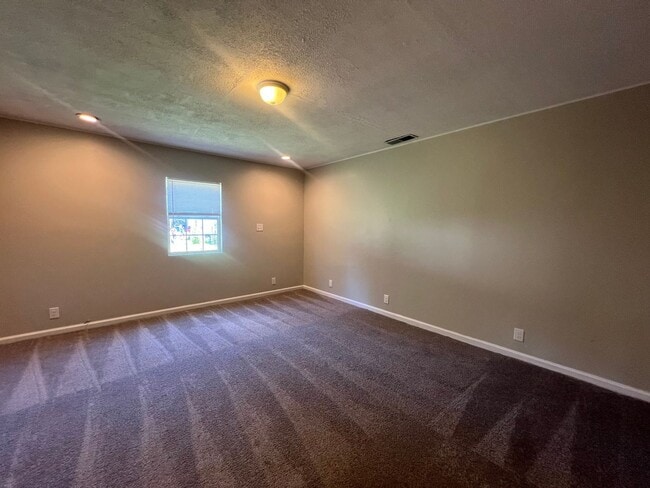 Building Photo - 1414 Moonlite Ave