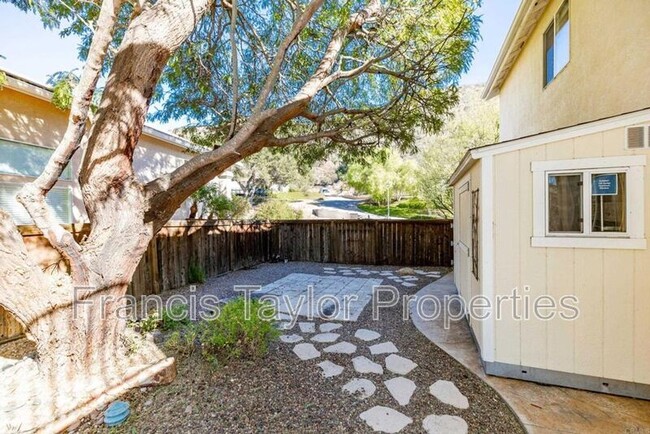 Building Photo - 29870 Platanus Dr