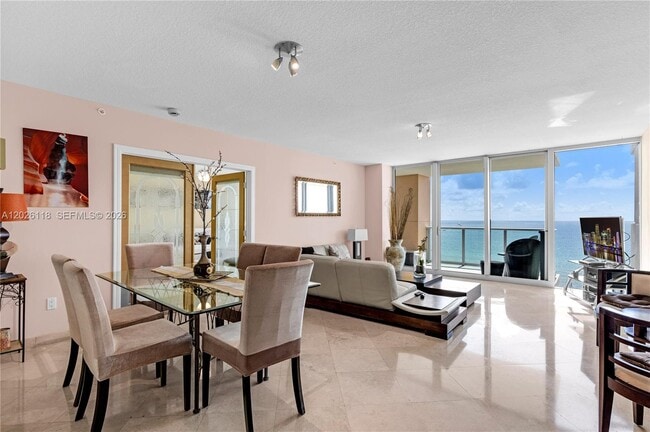 Building Photo - 1455 Ocean Dr