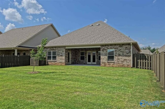 Building Photo - 409 Bay Tree Ln SW