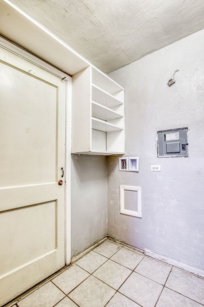 Building Photo - Beautiful 3 bed-1 bath house