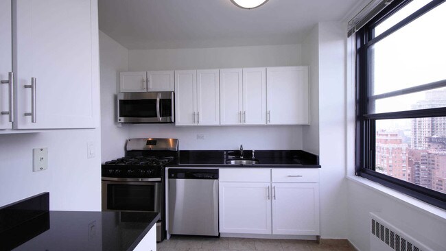 Building Photo - 303 E 83rd St