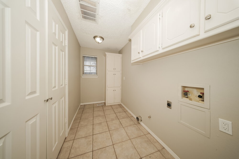 Building Photo - 11240 Cimarron Dr