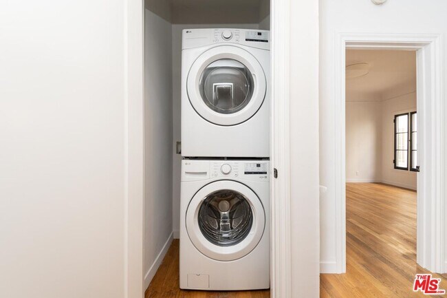 Building Photo - 900 Orange Grv Ave