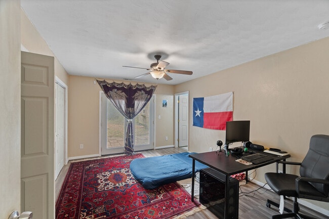 Building Photo - 209 W Bayview Blvd