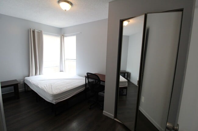 Building Photo - 1346 Hunters Rd