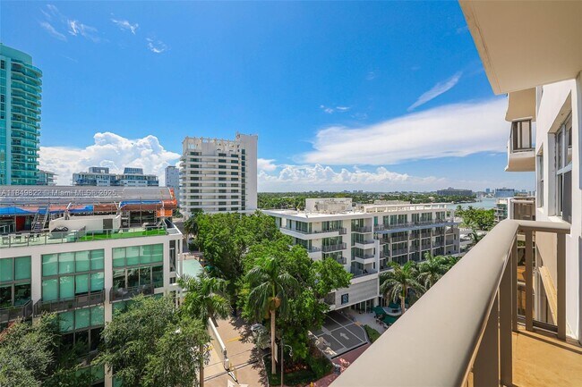 Building Photo - 6039 Collins Ave