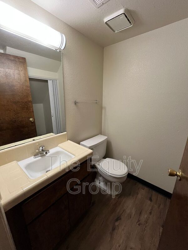 Building Photo - 850 N Williford Dr