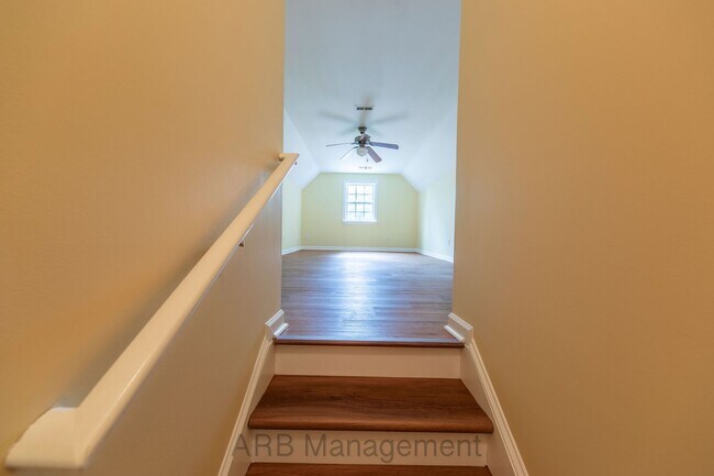 Building Photo - Charming 3-Bedroom Ranch in The Glen at St...