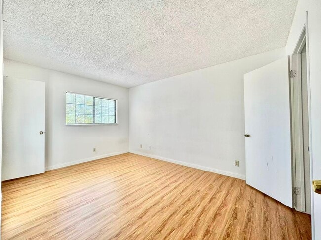 Building Photo - 4310 Sanderling Cir