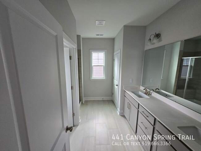 Building Photo - 441 Cyn Spg Trl