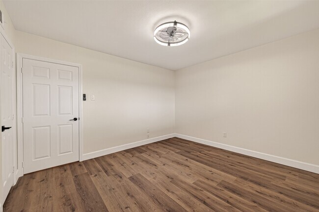 Building Photo - 7714 Renwick Dr