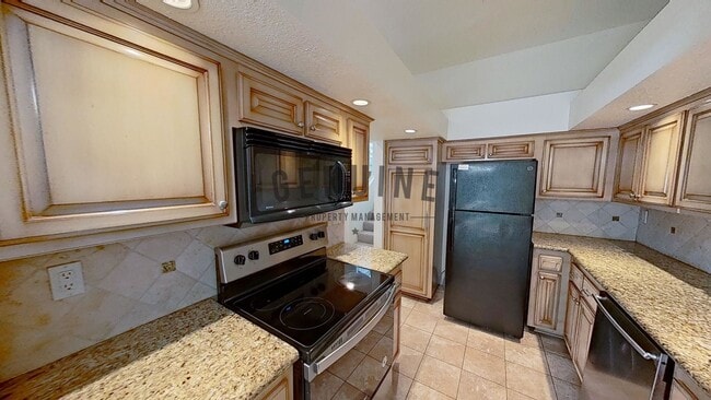 Building Photo - Coming Soon: Charming 2 Bed 2 Bath Condo i...