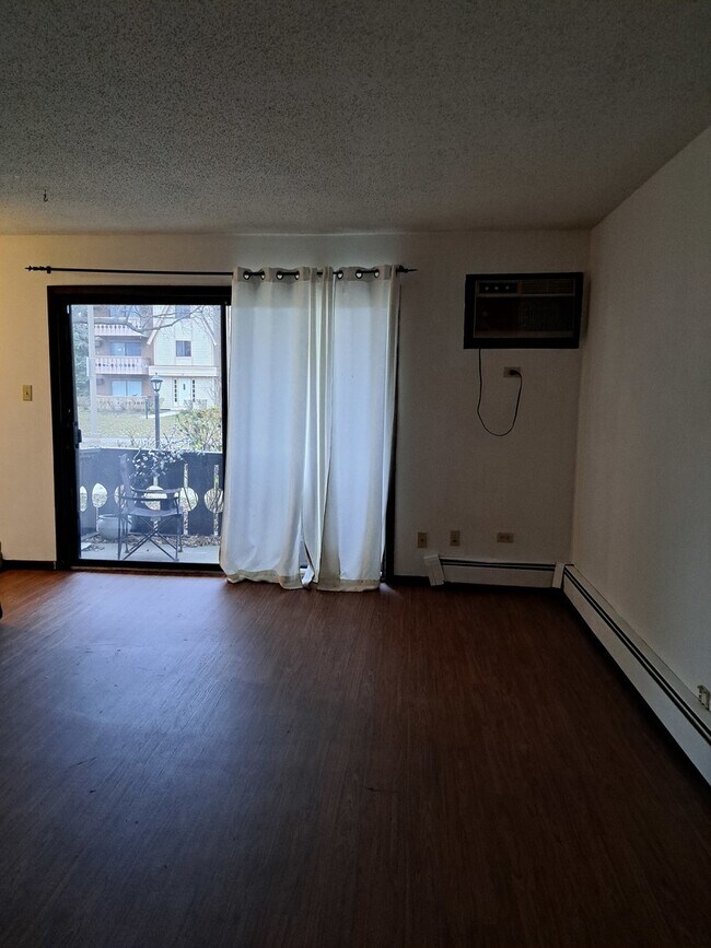 Building Photo - 13 Timber Ln