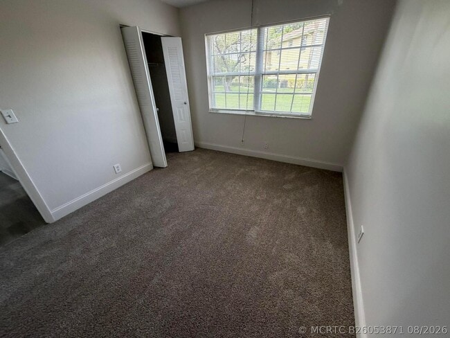 Building Photo - 1546 SE Royal Green Cir