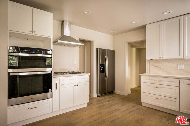 Building Photo - 1206 S La Jolla Ave