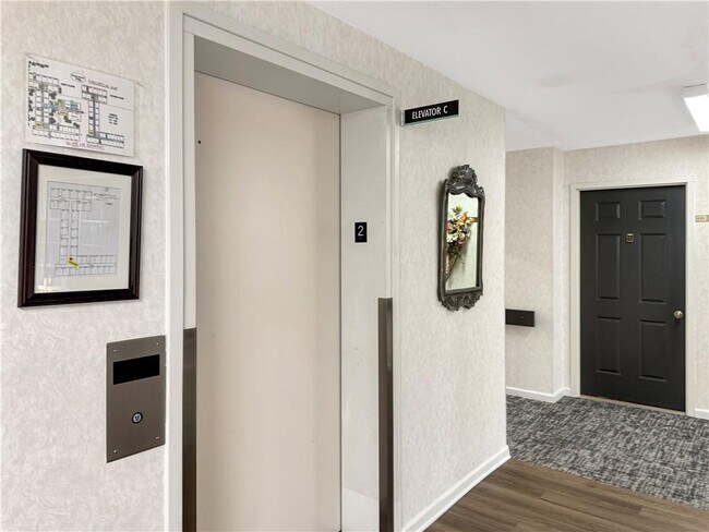 Building Photo - 475 Mount Vernon Hwy NE