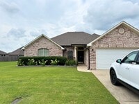 Building Photo - North Bossier Beauty!