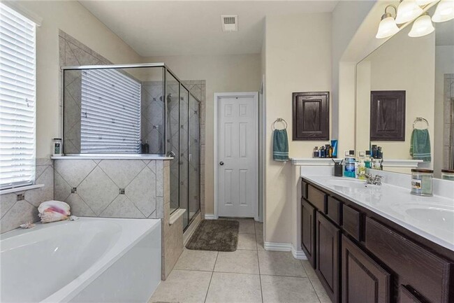Building Photo - 120 Seminole Canyon Dr