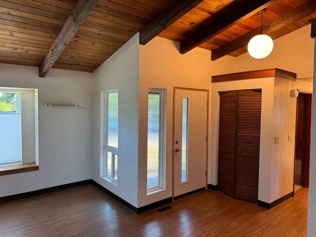 Building Photo - Terrific 3 Bedroom, 2 Bathroom in South Eugene