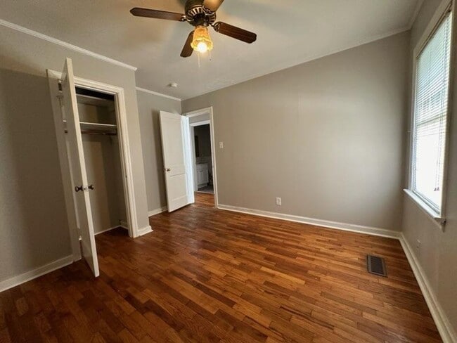 Building Photo - Very Nice 3 Bedroom In Paducah Available Immediately