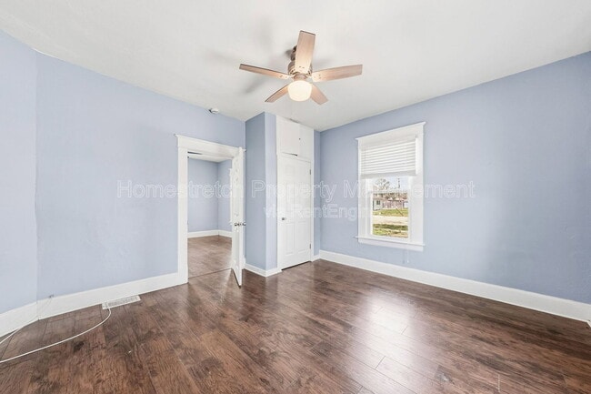 Building Photo - 704 W Johnson St