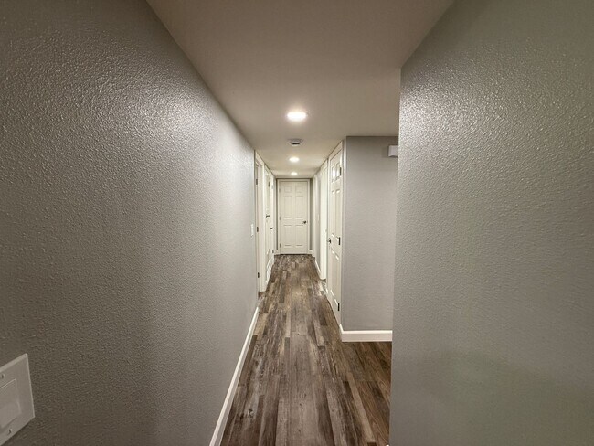 Building Photo - Newly remodeled 3 bedroom in the heart of ...