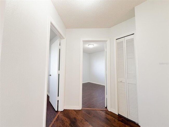 Building Photo - 1300 Carey Glen Cir