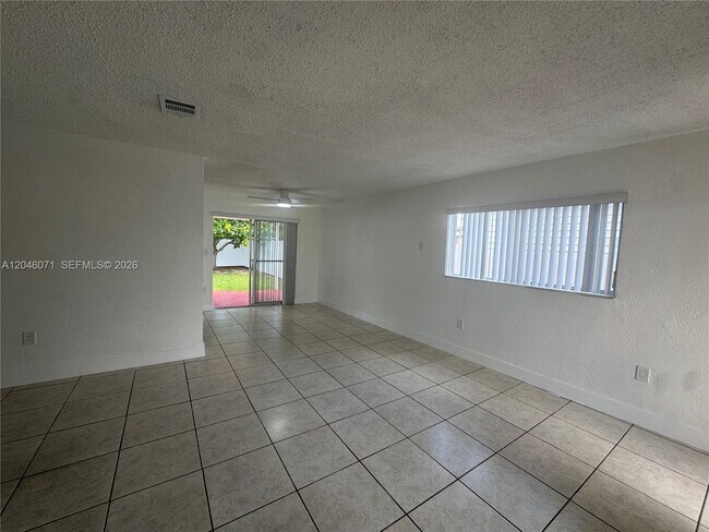 Building Photo - 3810 SW 89th Ave