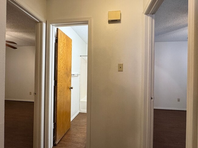 Building Photo - 10802 Kiamichi Dr