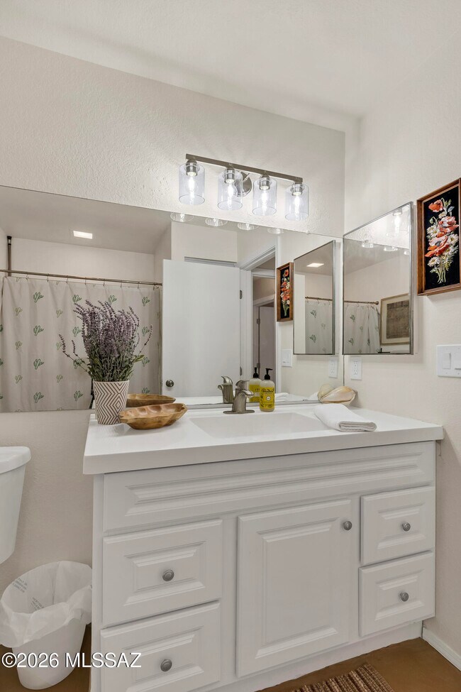 Building Photo - 2549 N Palo Santo Dr
