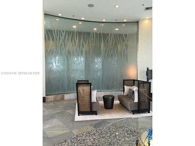 Building Photo - 2641 N Flamingo Rd