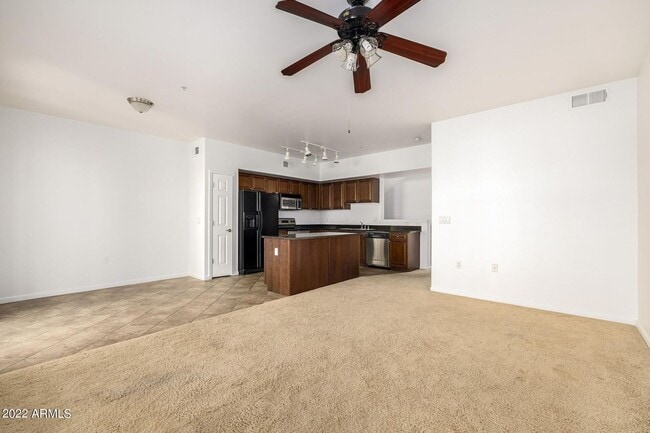 Building Photo - 1920 E Bell Rd