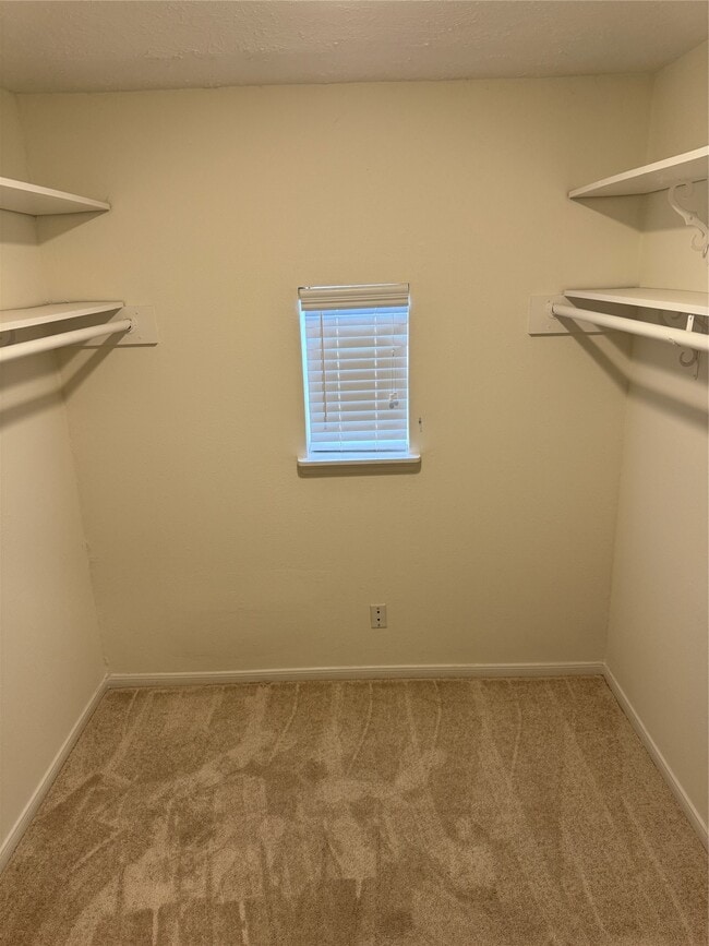 Building Photo - 139 Phanturn Ln