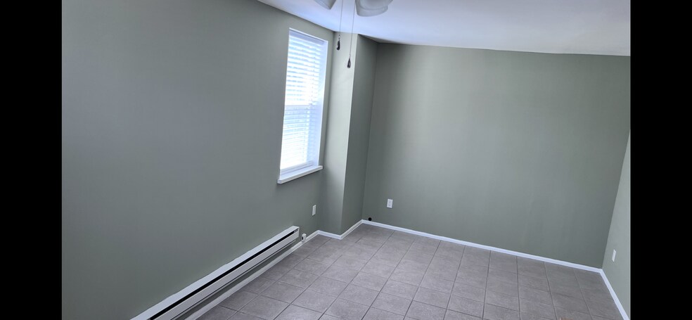 Building Photo - 2713 S Alder St